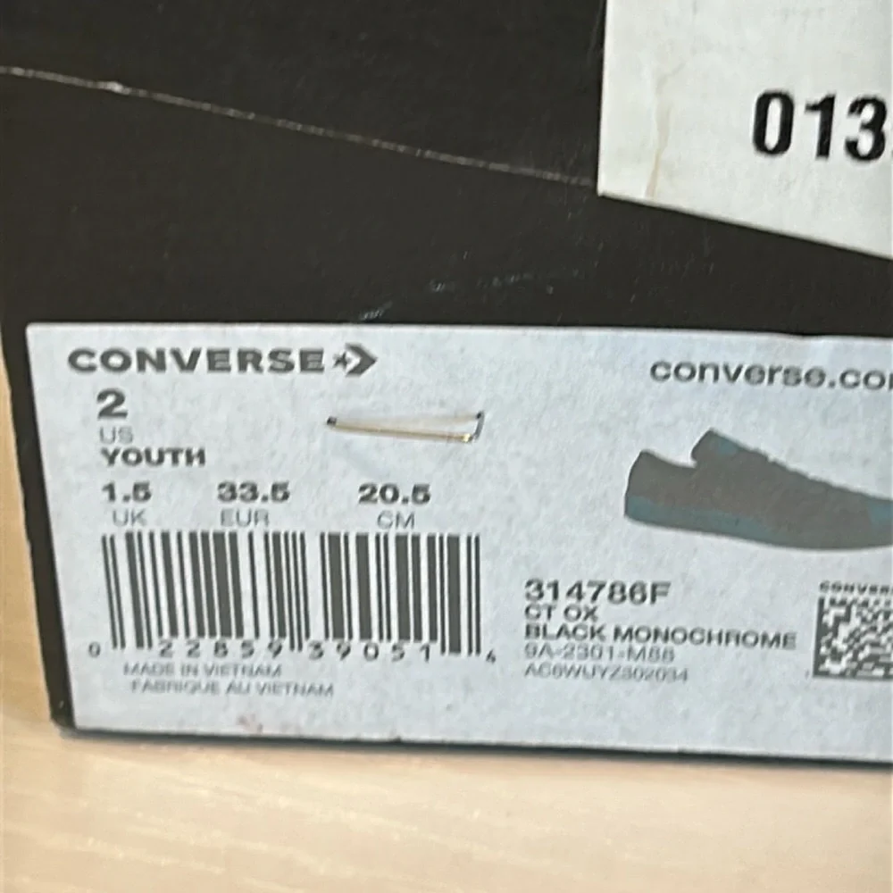 Converse Chuck Taylor low top sneakers monochrome black size 2Y youth NEW